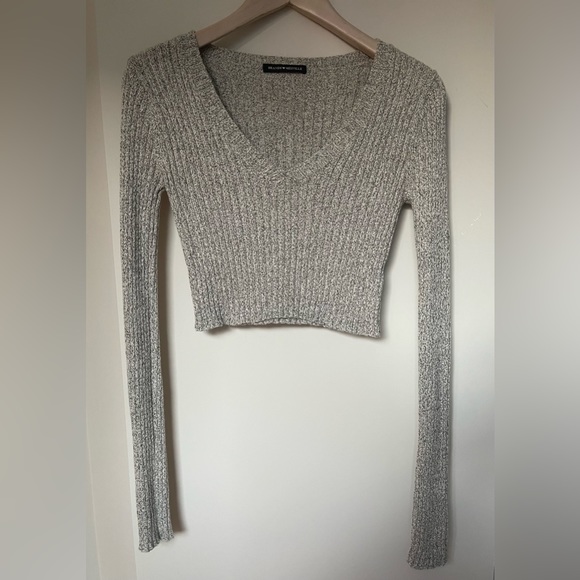 Brandy Melville - Melina Cropped Sweater - Salt & Pepper Grey - One Size - Picture 3 of 9